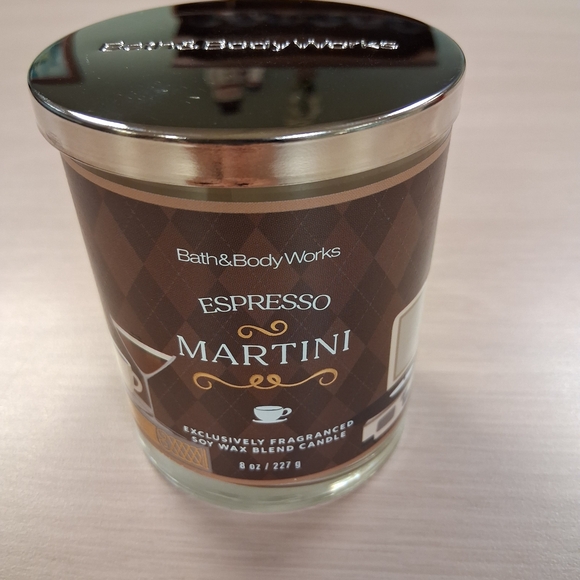 Bath & Body Works Espresso Martini Candle with Gold and Brown Design - Picture 2 of 5